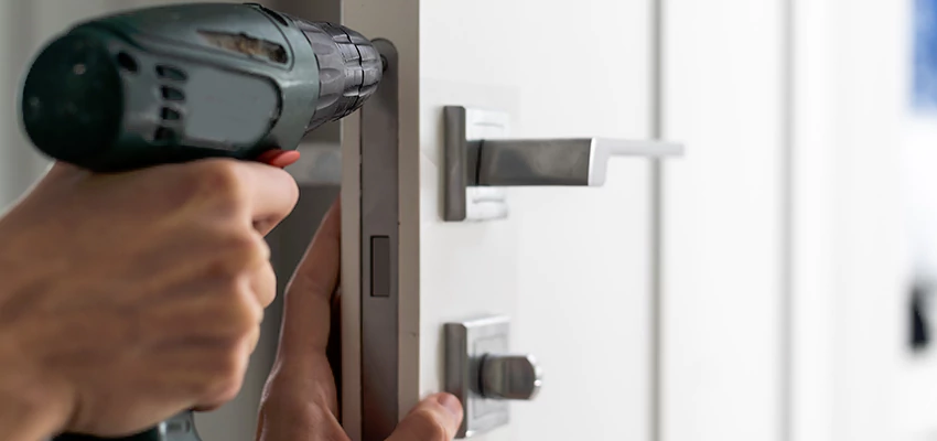 Locksmith For Lock Replacement Near Me in Las Flores, CA